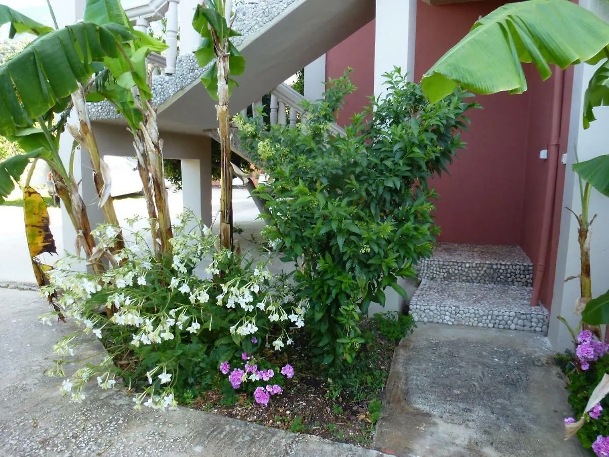 Marinos Studios At Lourdata Village