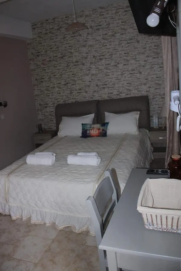 Marinos Studios At Lourdata Village Apartment