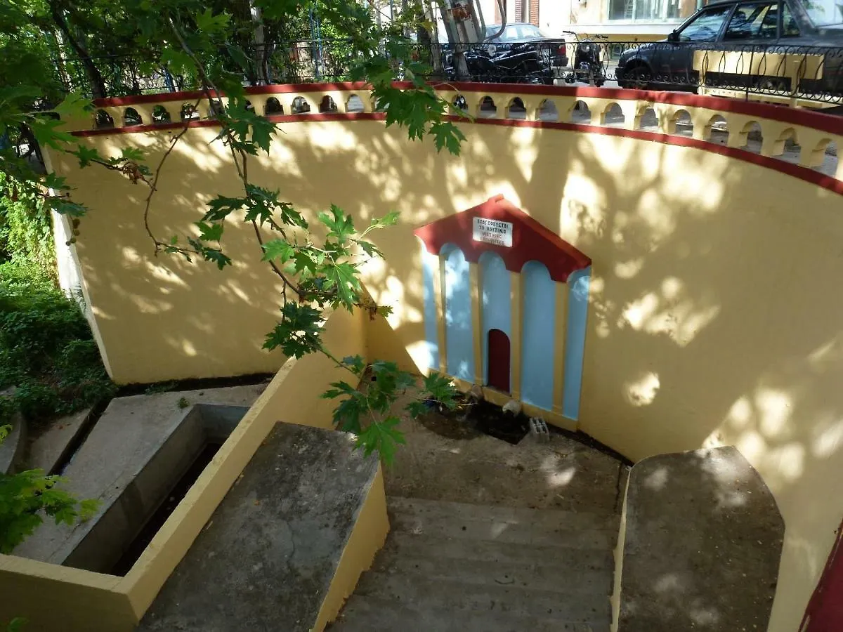 Marinos Studios At Lourdata Village